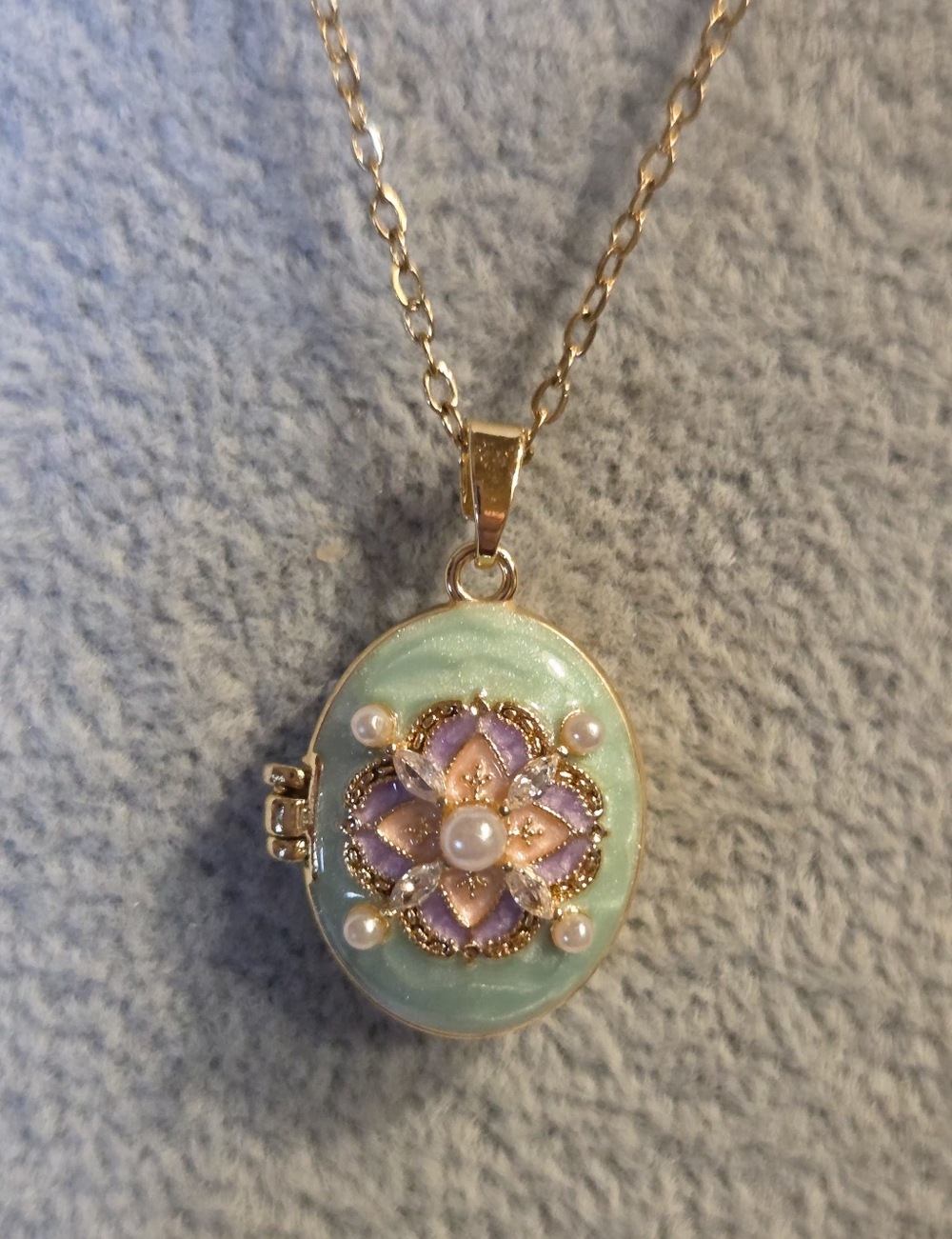 New Oval-shaped Mint Green Enamel Locket Necklace